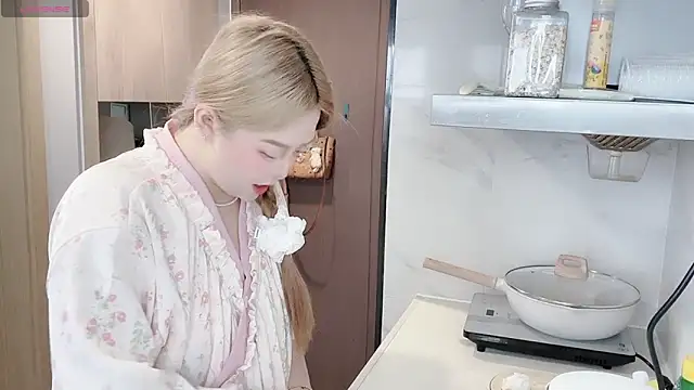 Star-XinX online show from 03/03/26, 07:58