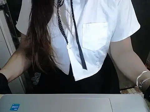 Snapshot of maian_love chatting on 06/02/26, 06:43 maian love online show from 06/02/26, 06:43