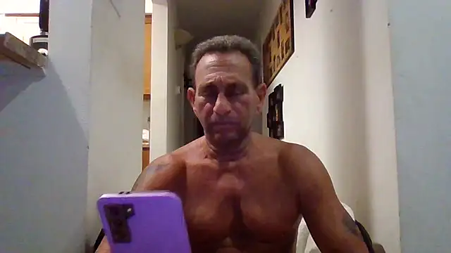 Snapshot of johnnymarino1010 chatting on 07/26/26, 08:38 johnnymarino1010 online show from 07/26/26, 08:38