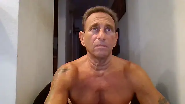 Snapshot of johnnymarino1010 chatting on 08/01/26, 08:30 johnnymarino1010 online show from 08/01/26, 08:30