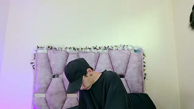 iris and damian online show from 03/03/26, 05:30