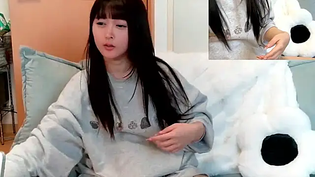 yuna 24 online show from 03/05/26, 07:26