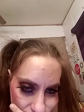 Snapshot of snowbird1117 chatting on 02/06/26, 03:44 snowbird1117 online show from 02/06/26, 03:44