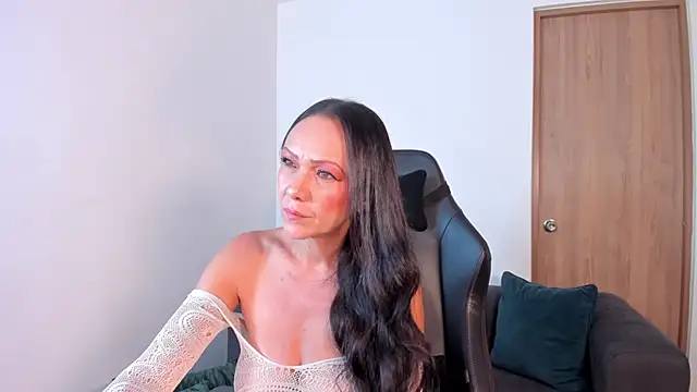 Cleoember  online show from 06/04/26, 06:58
