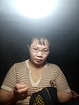 ava-dellght online show from 12/18/25, 01:06