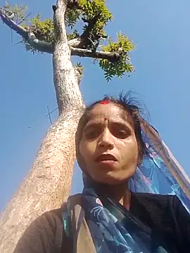 Snapshot of rashi_73 chatting on 12/18/25, 09:48 rashi 73 online show from 12/18/25, 09:48