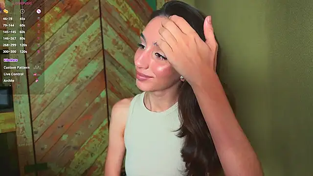 Snapshot of Elizwise chatting on 02/05/26, 03:00 Elizwise online show from 02/05/26, 03:00