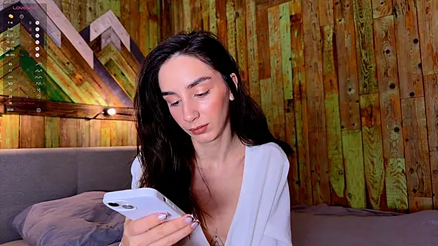 Snapshot of Elizwise chatting on 02/12/26, 02:17 Elizwise online show from 02/12/26, 02:17