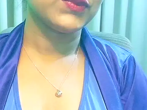 Snapshot of Spit_queenC_for_you chatting on 07/23/26, 10:02 Spit queenC for you online show from 07/23/26, 10:02