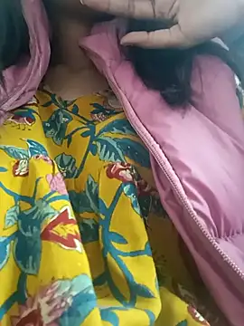 Snapshot of Sexy_Menka chatting on 12/04/25, 10:35 Sexy Menka online show from 12/04/25, 10:35