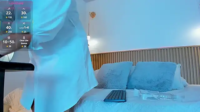 Lily Cole27 online show from 12/17/25, 11:27