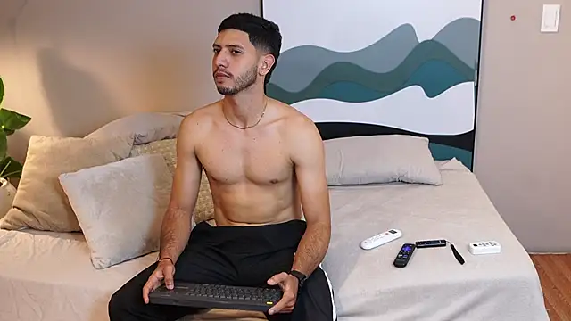 Snapshot of Thiago_Voss chatting on 12/04/25, 12:47 Thiago Voss online show from 12/04/25, 12:47