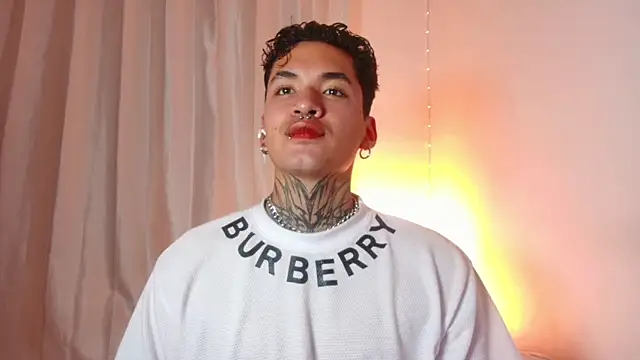 Snapshot of AlecBanne chatting on 01/11/26, 03:55 AlecBanne online show from 01/11/26, 03:55