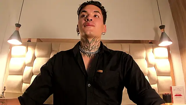 Snapshot of AlecBanne chatting on 02/03/26, 02:53 AlecBanne online show from 02/03/26, 02:53