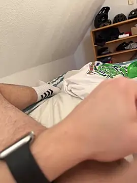 hannes256102 online show from 04/01/26, 02:25