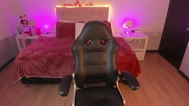 Snapshot of Celeste_Rous__ chatting on 12/05/25, 12:36 Celeste Rous online show from 12/05/25, 12:36