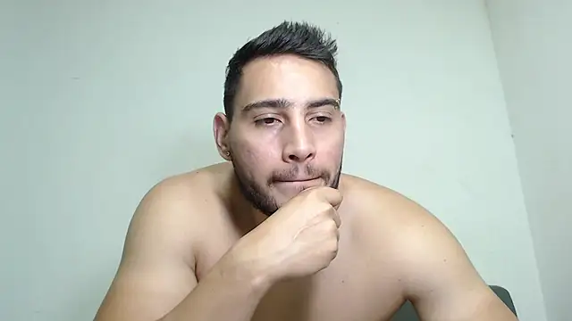Snapshot of Seank_Noszka chatting on 05/14/26, 04:52 Seank Noszka online show from 05/14/26, 04:52