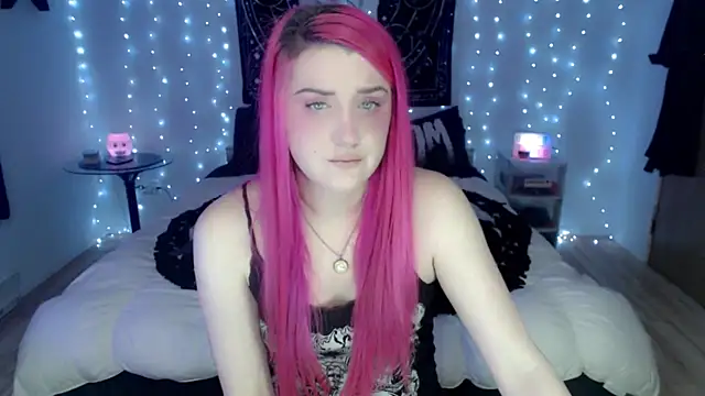 Snapshot of MaryMary_ chatting on 12/07/24, 01:58 MaryMary online show from 12/07/24, 01:58