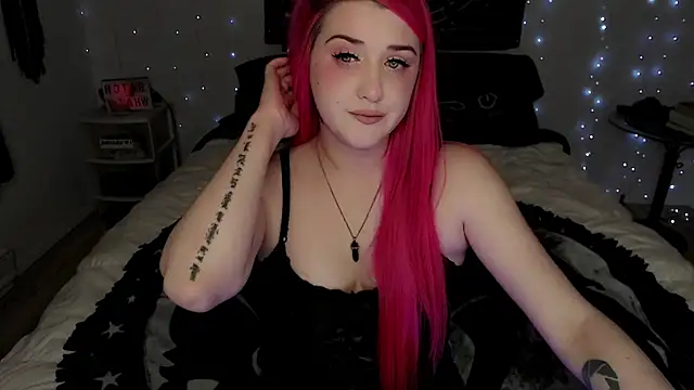 Snapshot of MaryMary_ chatting on 11/06/25, 02:23 MaryMary online show from 11/06/25, 02:23