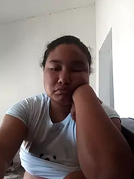 Snapshot of VaneandRossy chatting on 04/24/26, 03:36 VaneandRossy online show from 04/24/26, 03:36