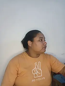 Snapshot of VaneandRossy chatting on 05/30/26, 10:40 VaneandRossy online show from 05/30/26, 10:40