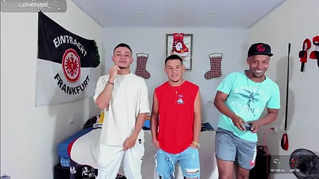 roomies  online show from 12/21/25, 03:41