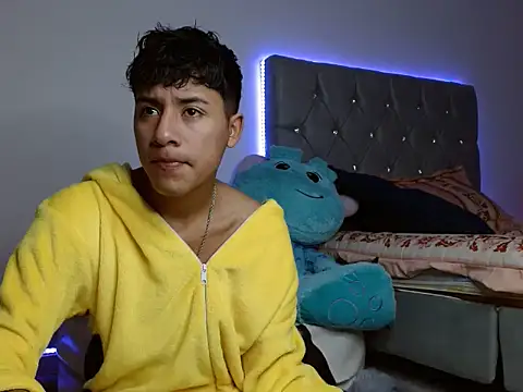 Sebas Ross04 online show from 12/14/25, 10:58