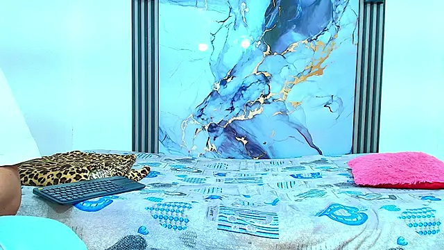 Valentina and sneider  online show from 01/13/26, 07:19