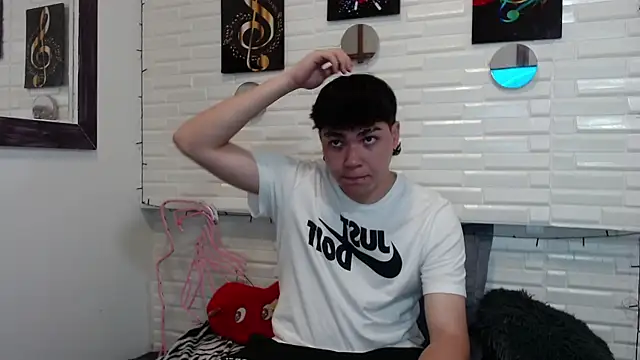 Snapshot of Dylan_fooxx chatting on 12/16/25, 07:52 Dylan fooxx online show from 12/16/25, 07:52