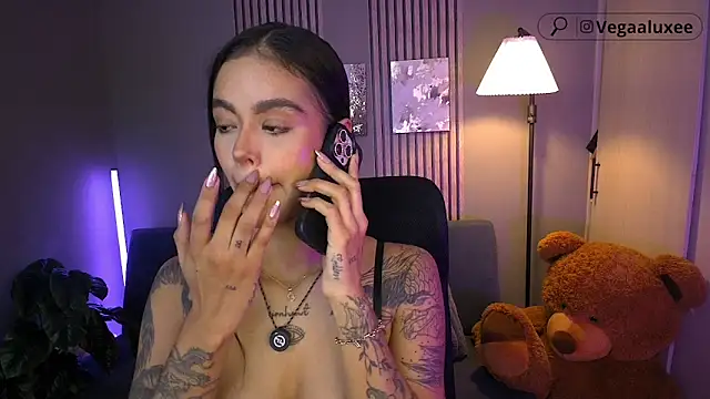 VegaLuxe online show from 05/11/26, 03:07