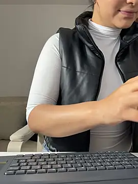 victoria   moon online show from 03/28/26, 03:33