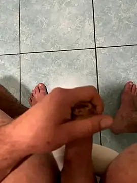 Snapshot of rokis12 chatting on 12/04/25, 04:22 rokis12 online show from 12/04/25, 04:22