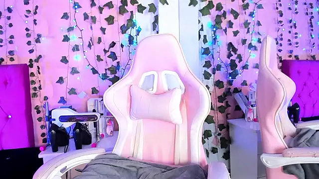 Natasha Nassty  online show from 12/19/25, 05:47