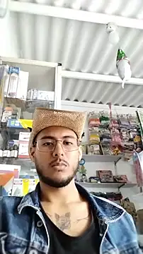 Snapshot of xElXan chatting on 12/22/25, 09:23 xElXan online show from 12/22/25, 09:23