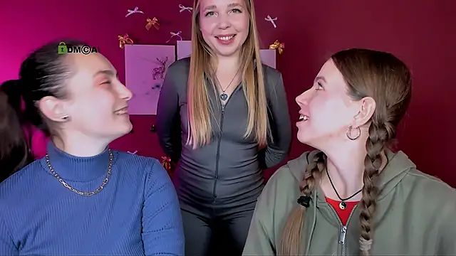 Snapshot of jenna_elayne chatting on 12/20/25, 10:00 jenna elayne online show from 12/20/25, 10:00