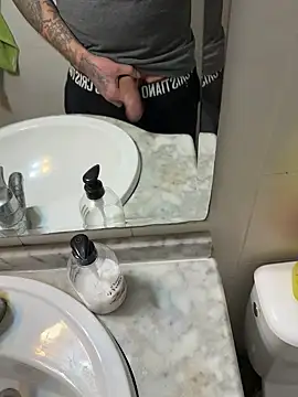 Snapshot of doble_19 chatting on 01/14/26, 11:05 doble 19 online show from 01/14/26, 11:05