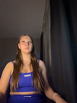 nelli lux  online show from 12/15/25, 04:28