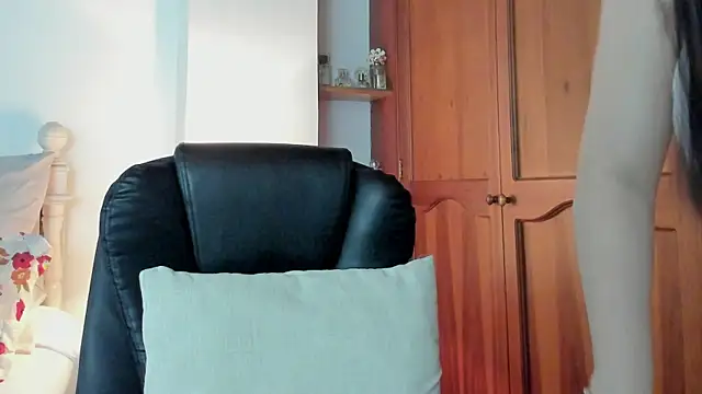 EmiHarrys online show from 04/16/26, 09:39