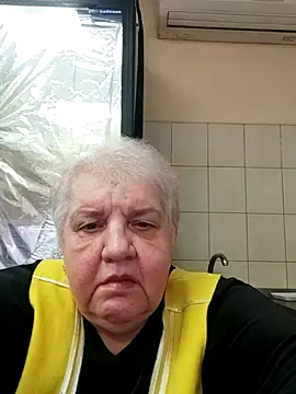 Snapshot of HapinessLovee chatting on 12/17/25, 12:55 HapinessLovee online show from 12/17/25, 12:55