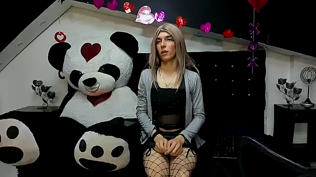 Lis Pearson online show from 02/22/26, 03:29