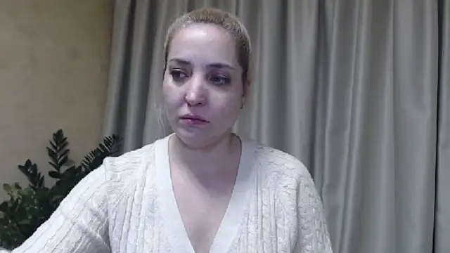 Snapshot of sweetpussy chatting on 02/04/25, 03:26 sweetpussy online show from 02/04/25, 03:26