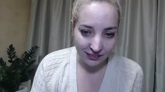 Snapshot of sweetpussy chatting on 02/15/25, 01:38 sweetpussy online show from 02/15/25, 01:38