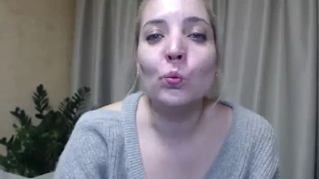 Snapshot of sweetpussy chatting on 02/16/25, 04:32 sweetpussy online show from 02/16/25, 04:32