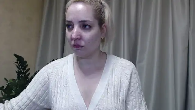 Snapshot of sweetpussy chatting on 02/21/25, 08:40 sweetpussy online show from 02/21/25, 08:40