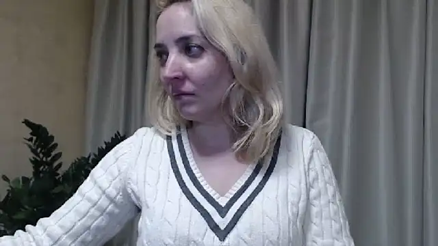 Snapshot of sweetpussy chatting on 02/23/25, 10:20 sweetpussy online show from 02/23/25, 10:20