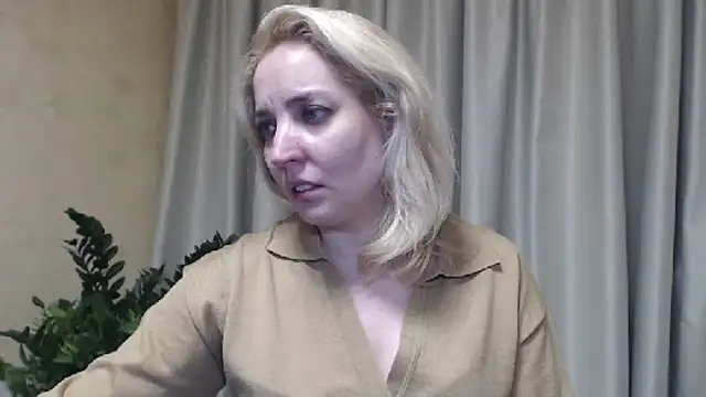 Snapshot of sweetpussy chatting on 03/09/25, 01:48 sweetpussy online show from 03/09/25, 01:48