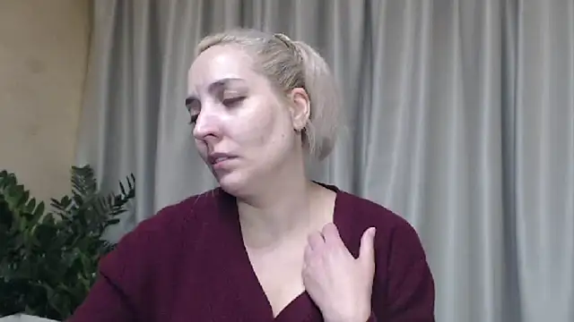 Snapshot of sweetpussy chatting on 10/02/25, 03:19 sweetpussy online show from 10/02/25, 03:19