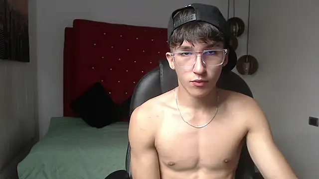 Snapshot of jeremy_job chatting on 12/16/25, 12:21 jeremy job online show from 12/16/25, 12:21