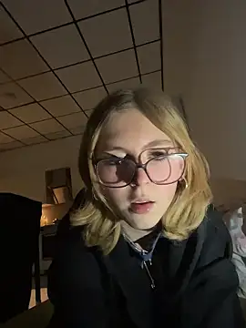 Snapshot of Milly-Kiss chatting on 01/06/26, 08:45 Milly-Kiss online show from 01/06/26, 08:45