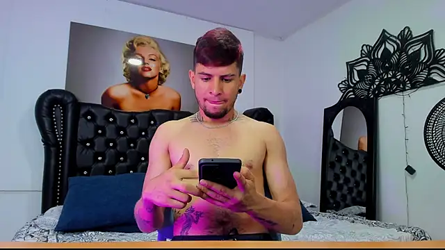 Snapshot of vaalentiino chatting on 12/05/25, 05:53 vaalentiino online show from 12/05/25, 05:53